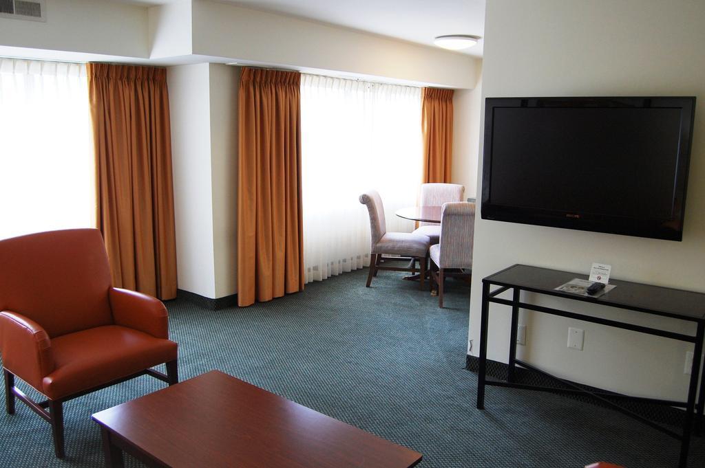 Washington Suites Alexandria Zimmer foto